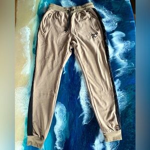 HPYE Mens Sz XL Joggers NWOT Tan & Black OR FREE when purchasing any
Men’s Pants